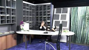 I Love Getting Hard Fucked in My Office