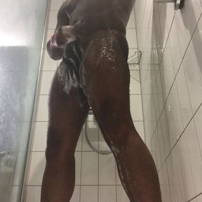 Solo Shower play