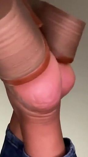 Pink Foxx Dangles Her Mules & Shows off Feet