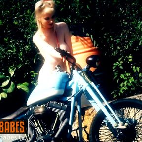 Amelia de luxe - bikes and babes tv sexy videos