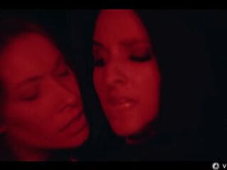 Lezdom Vampire Sex - Dominant-bitch Amirah Fingering Brat Golden-haired Ashby Winter