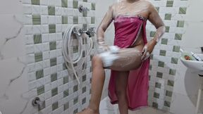 Sister-in-law's full sexy hot video of bathing naked.
