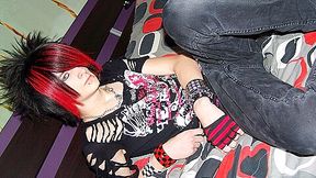 American Emo Boy Vayne Delivers A Great Solo! - Vayne Insanity Wanks