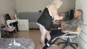 I Just Showed for a Maid a Dick, and She's Ready to Fuck