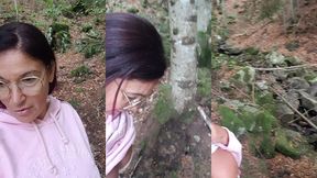 une petite video rapide excibe en foret pour vous dire mes fans que je suis ...