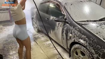 Montanasvibe's Car Wash Surprise: Blonde Babe Blows and Gets Paid