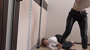 Big hands grab legs! MP4