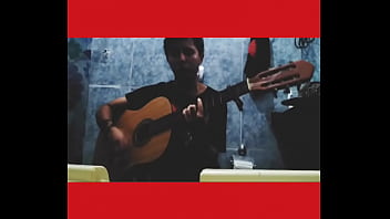Novinho tocando uma no Banheiro rio claro/sp