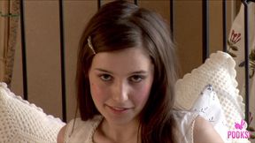Horny Gianna stuff her snatch with her fingers and cums!