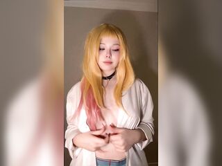 Large titties bounce as that babe teases herself ????