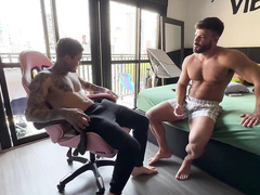 fodendo gostoso meu parceiro de quarto