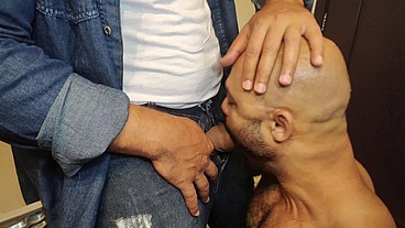 YURI GAÚCHO - BRAZILIAN BEAR XXL COCK FUCKING A HUNK MALE - BAREBACK INTERRACIAL