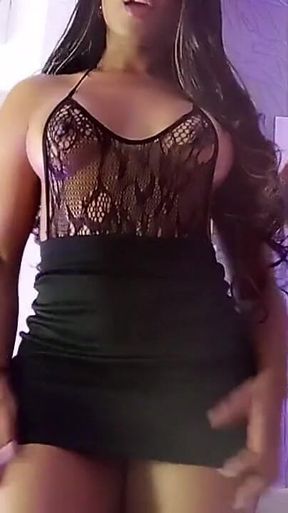 She Has a Unique Hips Movement