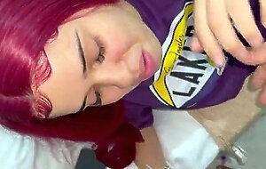 Ruivinha do complexo gostosa ama chupar e sentir meu pau enorme