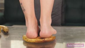 Barefoot Banana Crush - 4K MP4