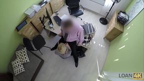 LOAN4K. La esbelta chica Katy Rose es taladrada por un inspector de pr&eacute_stamos incobrables