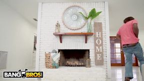 Hot - Ebony MILF Yum Thee Boss Has Jay Bangher Eat Her Big Ass