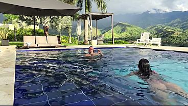 Salome Gil acaba follando en la piscina con un famoso fotografo profesional espa&ntilde_ol XAVIphoto