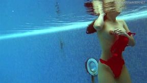 Watch Lina Mercury in red lingerie underwater