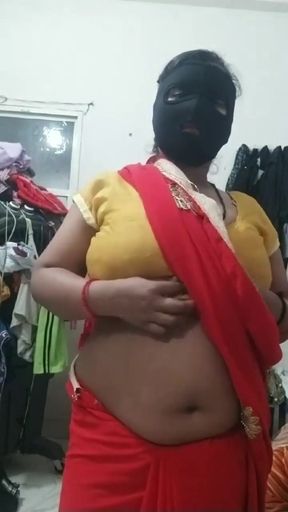 Captivating moment from &quot;Bhabi new showing hot video&quot;
