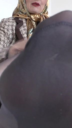 Strict Foot Sniffing with the Headscarf Stepaunt, Lady Victoria Valente