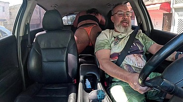 Direto das baladas de Swing para carona essa madura aprontou no carro - Marcela Moraes
