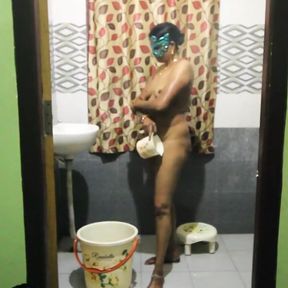 Horny Mature Indian Aunty Filmed While in Shower