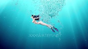 Exciting Amelie - brunette movie - Underwater Show