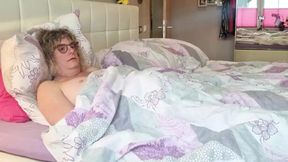 Tslillysophie Waking up Very Horny with Hard Dick and Cums