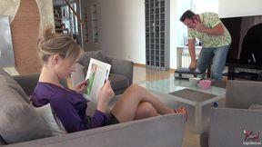 525 a Curious Girl Became a Icy Golden Statue