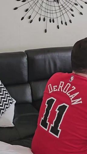 Random Hetero Married Guy at the Park Accepts My Offer and Tries His First Gay Blowjob at His Lunch