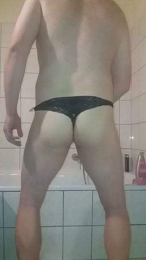 Ass Shaking Cock Addicted Gay Slut