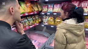 me agarra del nabo la chica del supermercado