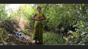 Desi bahu lifted her clothes in the outdoor jungle and put her finger in her pussy and showed her brother-in-law is yearning for sex by showing her brother-in-law my fat ass.