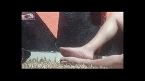 RITA SHOWS HER FEET 1