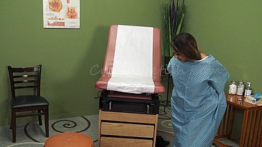 Doctor Makes Patient Cum and Squirt in Exam Room Cam 2 Close-up FULL RED Version