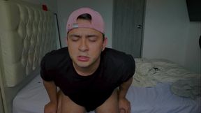 El novio de mi hermana me despierta de la siesta para comerme el culo a pelo porque estaba muy caliente