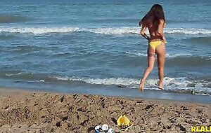 Sandy nips, Liya Silver