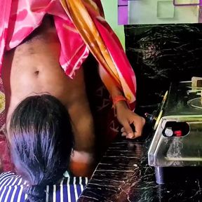 Dever bhabhi hot sex in kitchen.Bhabhi squirt during hard chudai