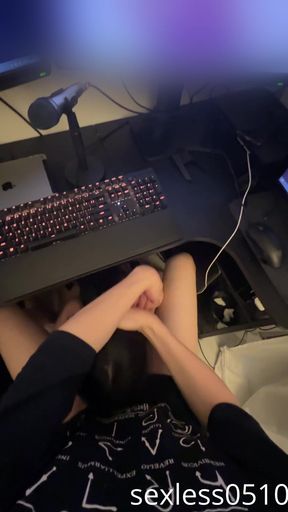 [Beginner] Masturbating Using the Mouth of a Meat Onahole While Watching AV