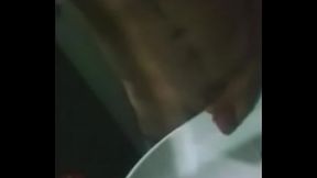 ba&ntilde_o, masturbandome rico en el lavabo
