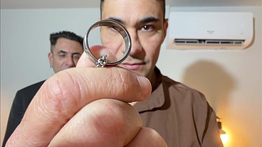 Reitor Hipnotizou seu aluno para comer o seu professor