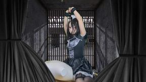 HENTAI Aibu。牢獄。メイド。マネキンでオナニー。