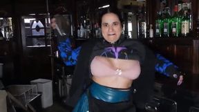 BOUNCING BOOBS FROM A BAR TENDER