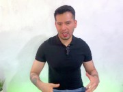 Joven twink dotado de 20cm penetra por primera vez al militar musculoso amigo de su padre. Relato