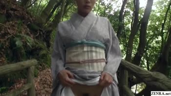 Japanese MILF Strips to Kimono and Offers a Daring Outdoor Blowjob