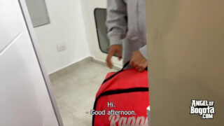 Ragazzi gay spagnoli amatoriali prendono un grosso cazzo senza preservativo in una scena POV bollente