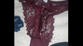 Sus tangas nuevas de mi cu&ntilde_ada