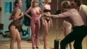 Gorgeous blonde actress gives stout blowjob in arousing retro porn video