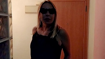 Espectacular rubia cachonda follando muy caliente